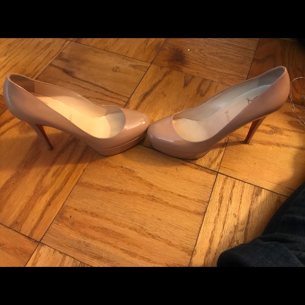 Louis Vuitton - Picture 4 of 5